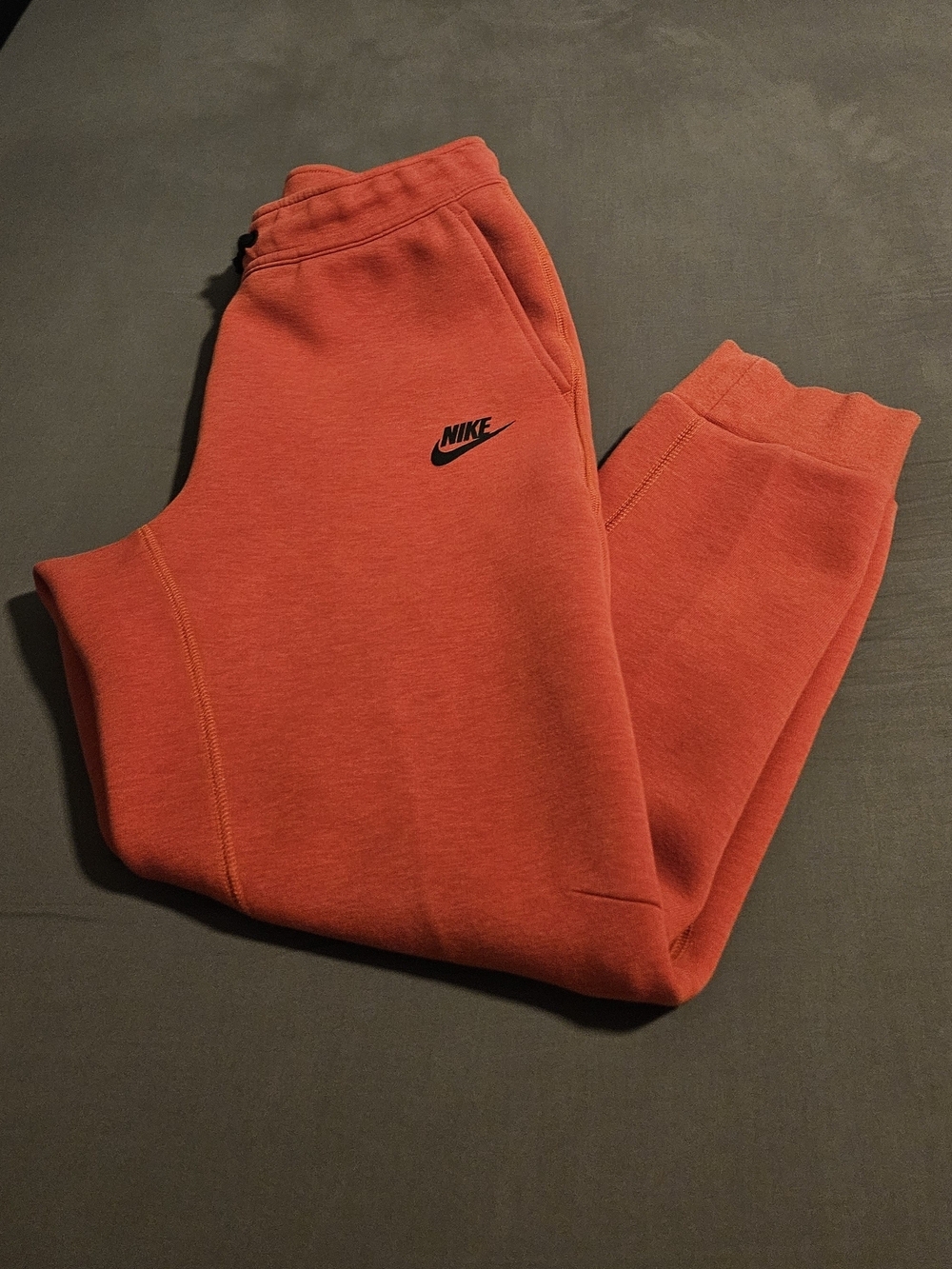 Nike Sportswear Tech Fleece Youth Joggers University Red Black Size L**